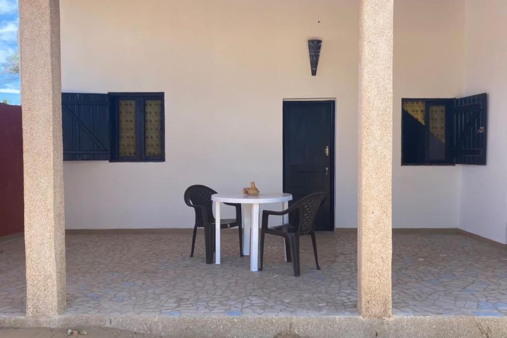 Petite Maison En Bord De Mer Palmarin Nguedj Eksteriør billede